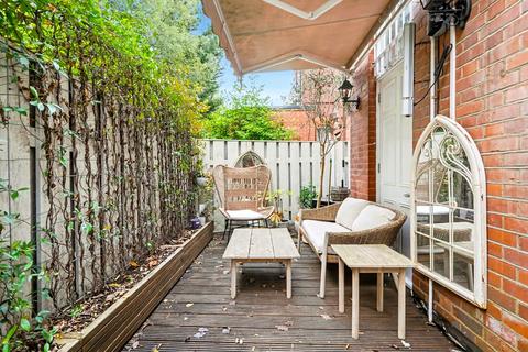 undefined, Finchley Road, Hampstead, London, NW3