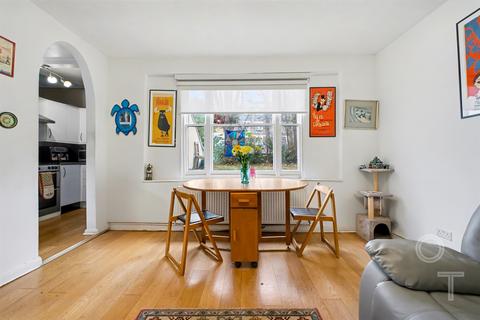 2 bedroom flat for sale, Hilldrop Crescent, Tufnell Park, Camden N7