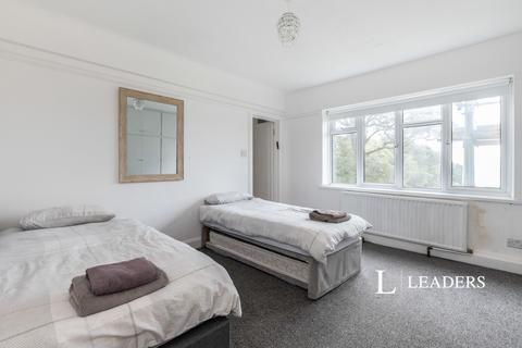 2 bedroom flat to rent, Manor Road, Bournemouth, Dorset, BH1