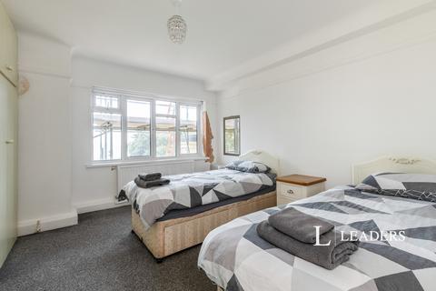 2 bedroom flat to rent, Manor Road, Bournemouth, Dorset, BH1