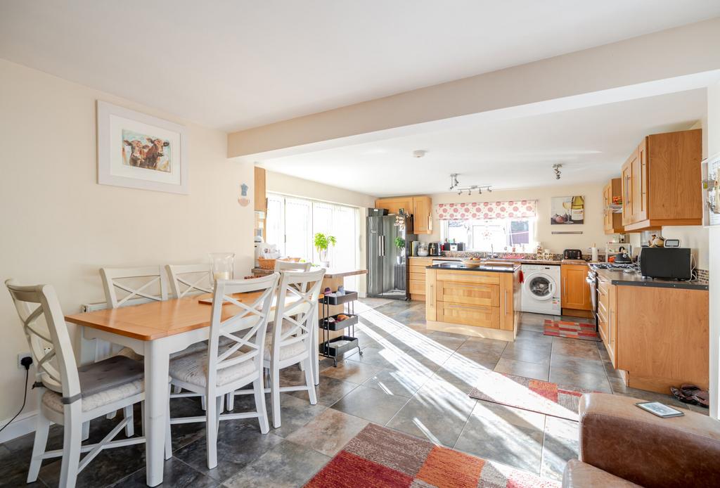 Kitchen/Breakfast