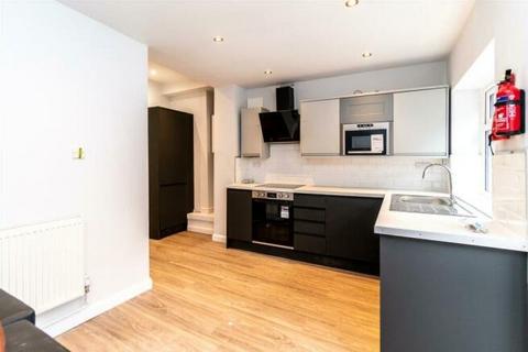 4 bedroom terraced house to rent, All Saints Street, Nottingham NG7