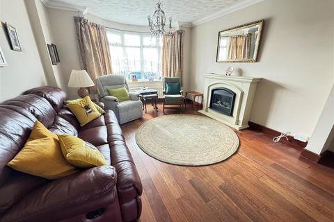 2 bedroom semi-detached bungalow for sale, Roach Avenue, Rayleigh