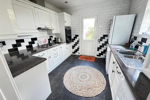 2 bedroom semi-detached bungalow for sale, Roach Avenue, Rayleigh