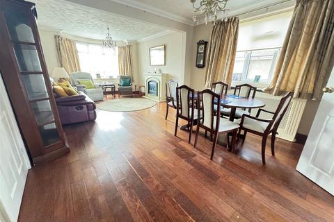 2 bedroom semi-detached bungalow for sale, Roach Avenue, Rayleigh