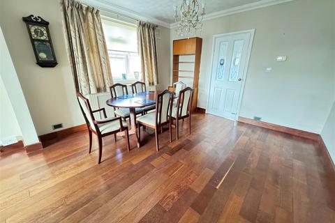2 bedroom semi-detached bungalow for sale, Roach Avenue, Rayleigh