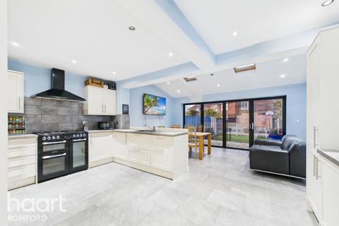 undefined, Firbank Road, Romford, RM5 2TR