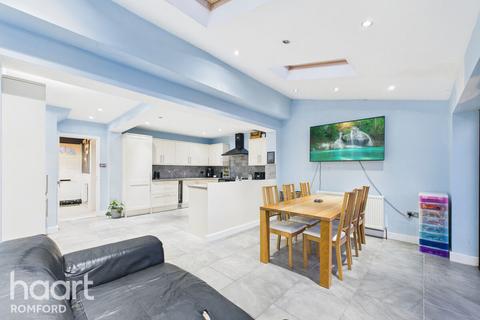 undefined, Firbank Road, Romford, RM5 2TR
