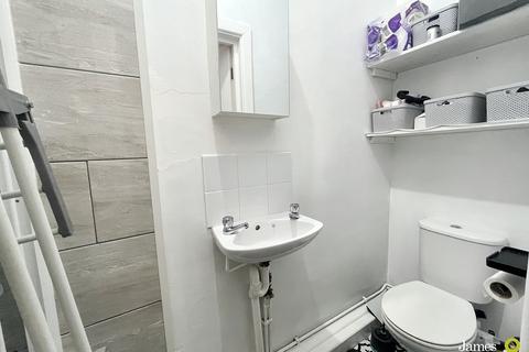 undefined, Claude Road, Cardiff CF24