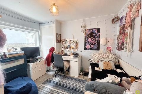 undefined, Claude Road, Cardiff CF24