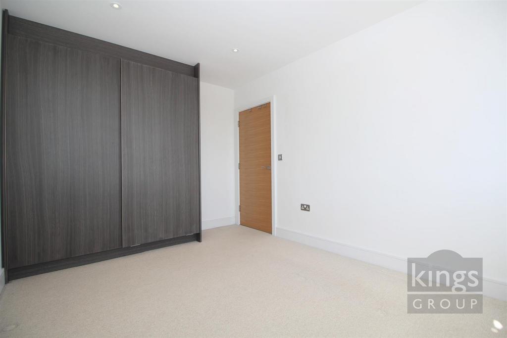 Bedroom 1.jpg