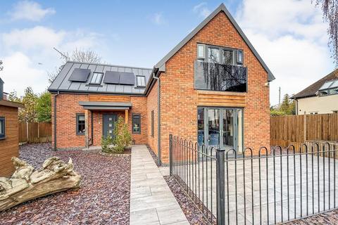 4 bedroom detached house for sale, Penson Walls, Off Park Avenue, Oswestry