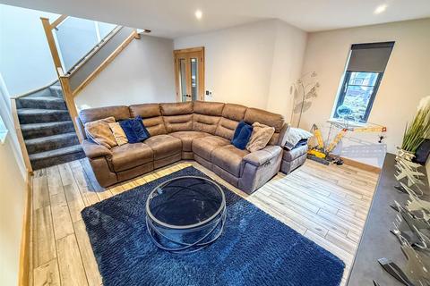 4 bedroom detached house for sale, Penson Walls, Off Park Avenue, Oswestry