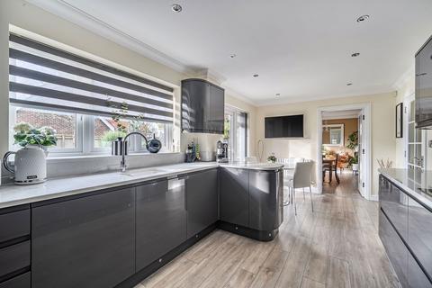 4 bedroom detached house for sale, Greshams Way, Edenbridge TN8