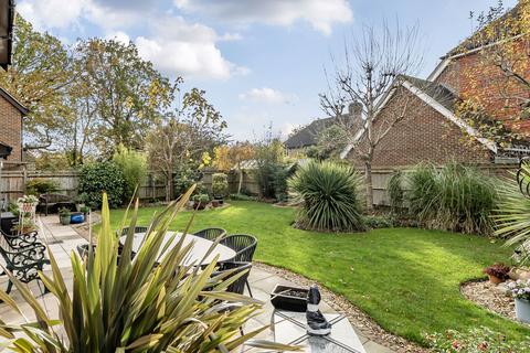 4 bedroom detached house for sale, Greshams Way, Edenbridge TN8