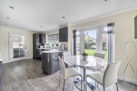 4 bedroom detached house for sale, Greshams Way, Edenbridge TN8