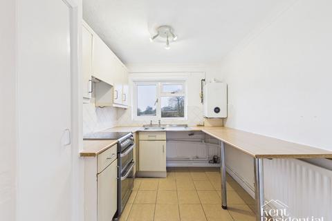 2 bedroom flat to rent, Shorts Way, Rochester, ME1