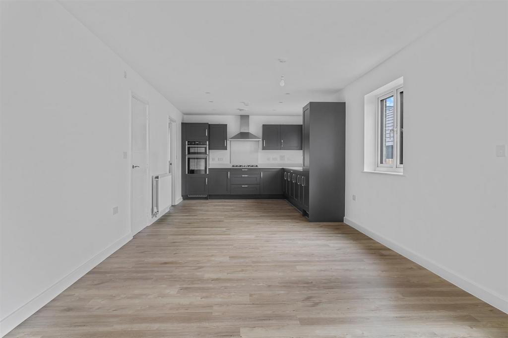 Kitchen/ Dining Area