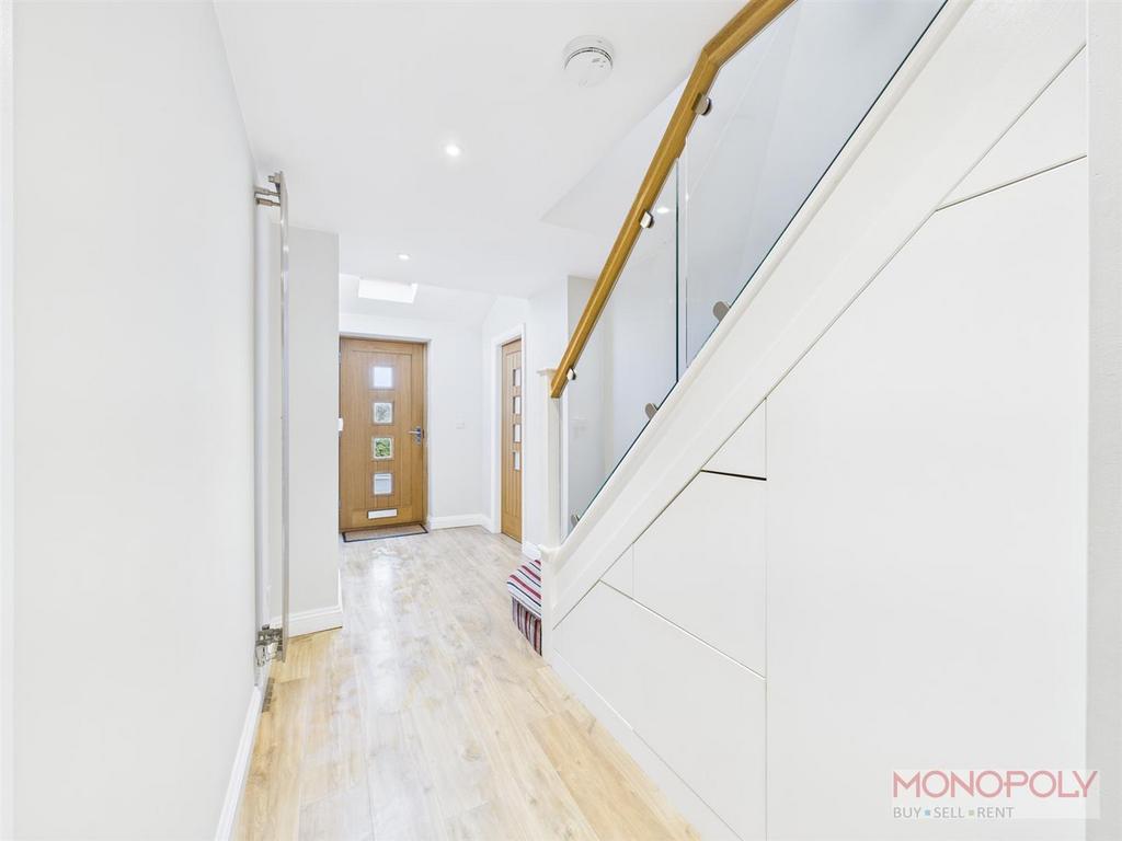 CAM04439 G0-PR0175-STILL006.jpg