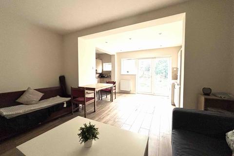 4 bedroom end of terrace house for sale, Central Road, Wembley HA0