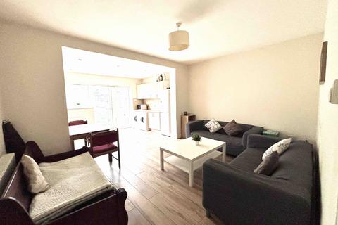 4 bedroom end of terrace house for sale, Central Road, Wembley HA0
