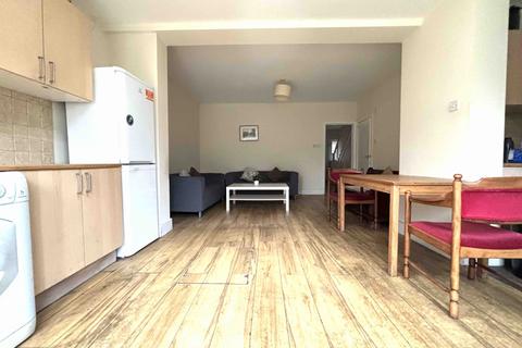 4 bedroom end of terrace house for sale, Central Road, Wembley HA0