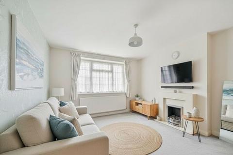2 bedroom flat for sale, Princes Drive, Warwick Court Princes Drive, HA1