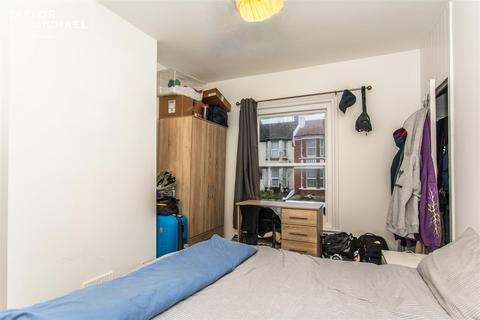4 bedroom terraced house to rent, Ewhurst Road, Brighton