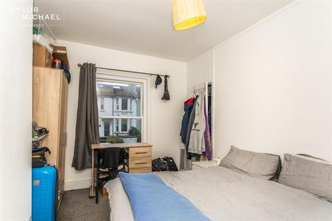 4 bedroom terraced house to rent, Ewhurst Road, Brighton