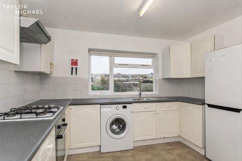 4 bedroom terraced house to rent, Ewhurst Road, Brighton