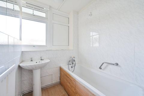 90 Hazel Grove, London, SE26 4JE