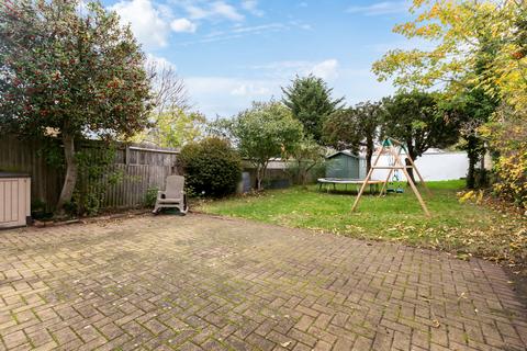 undefined, Edward Avenue, Surrey SM4