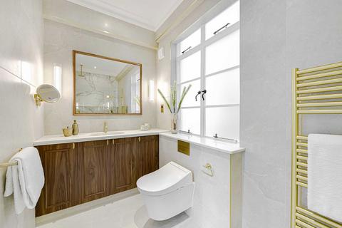 3 bedroom flat to rent, Grosvenor Square, London W1K