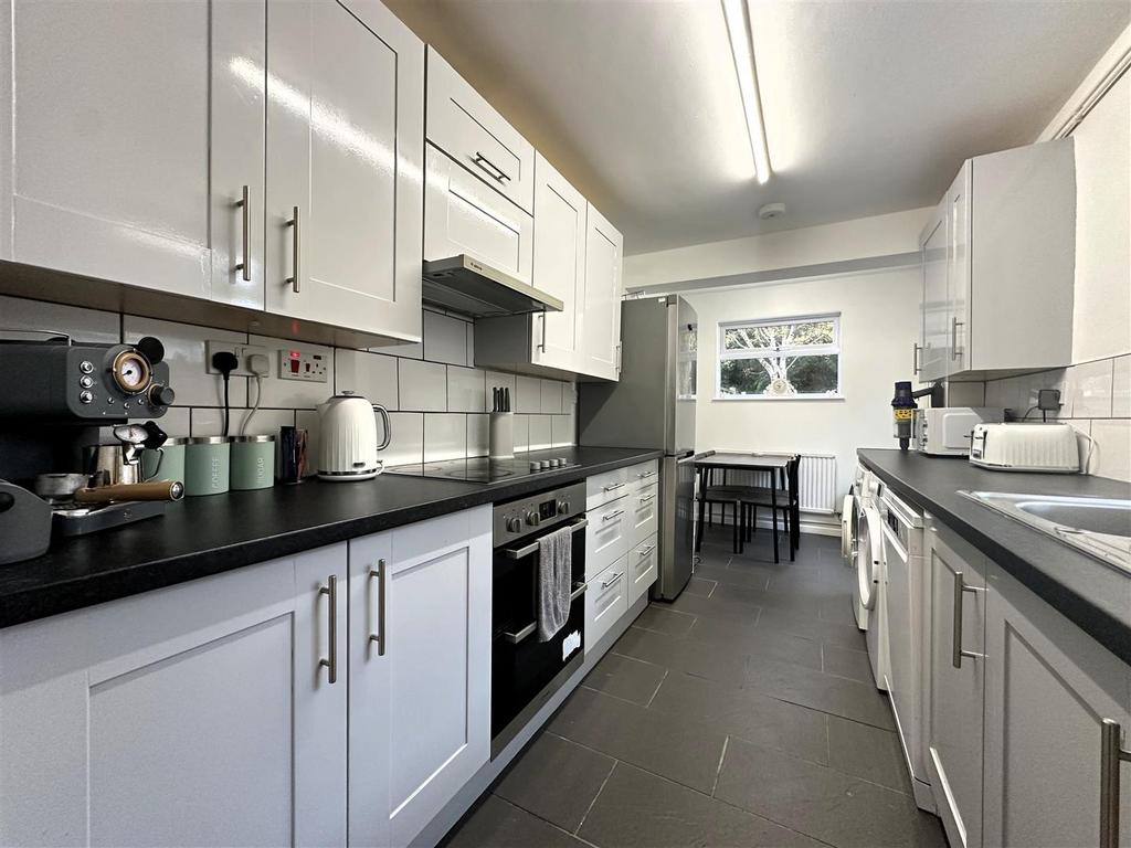 Kitchen II.jpg