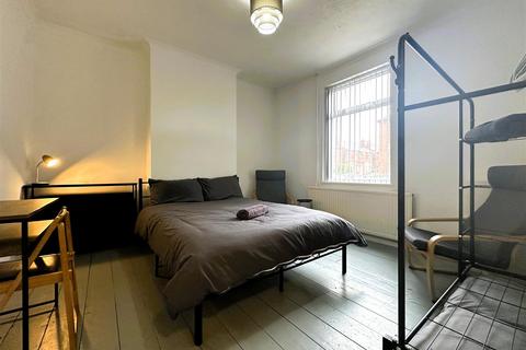 4 bedroom house to rent, Oxford Road, Gloucester GL1