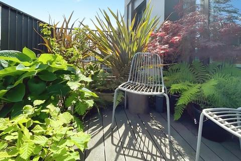 2 bedroom flat for sale, Moulding Lane, London SE14