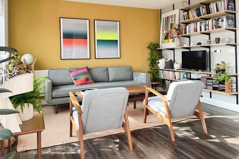 2 bedroom flat for sale, Moulding Lane, London SE14