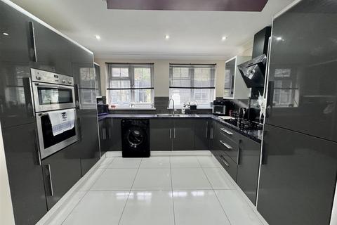 5 bedroom detached house for sale, Heol Y Gors, Cwmgors, Ammanford