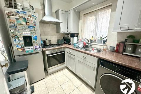 2 bedroom flat for sale, Honley Road, London, SE6