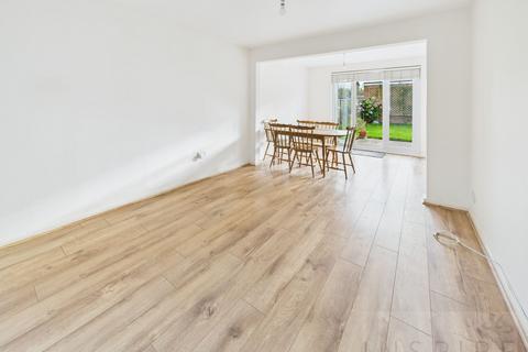 undefined, Boundary Close, Crawley RH10
