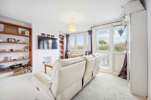 2 bedroom flat for sale, Barringer Square, London SW17