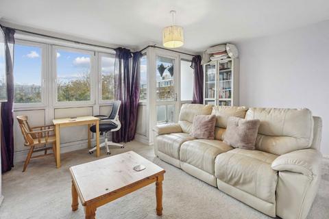 2 bedroom flat for sale, Barringer Square, London SW17