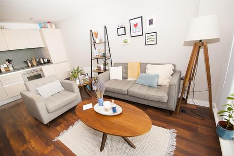 2 bedroom apartment to rent, Regent Road, Manchester