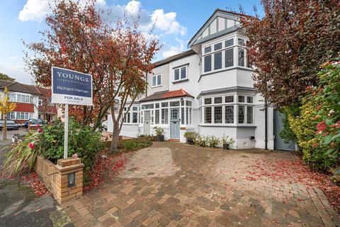 undefined, Cheyne Avenue, London, E18