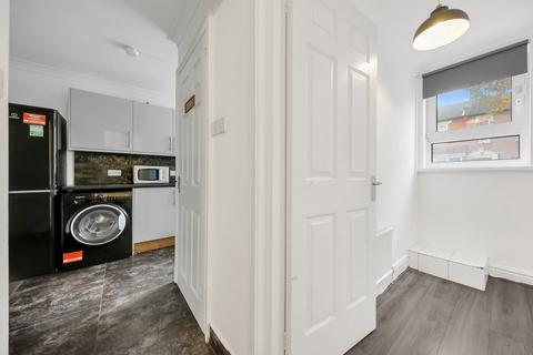 undefined, Landseer Avenue, London, E12