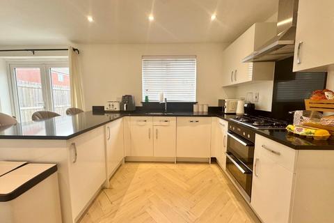 4 bedroom detached house for sale, Lamport Lane, Kingsthorpe, Northampton NN2