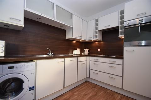 2 bedroom apartment to rent, Top floor, Blenheim House, City Centre, NE1