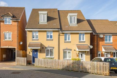 3 bedroom semi-detached house for sale, Redpoll Road, Costessey