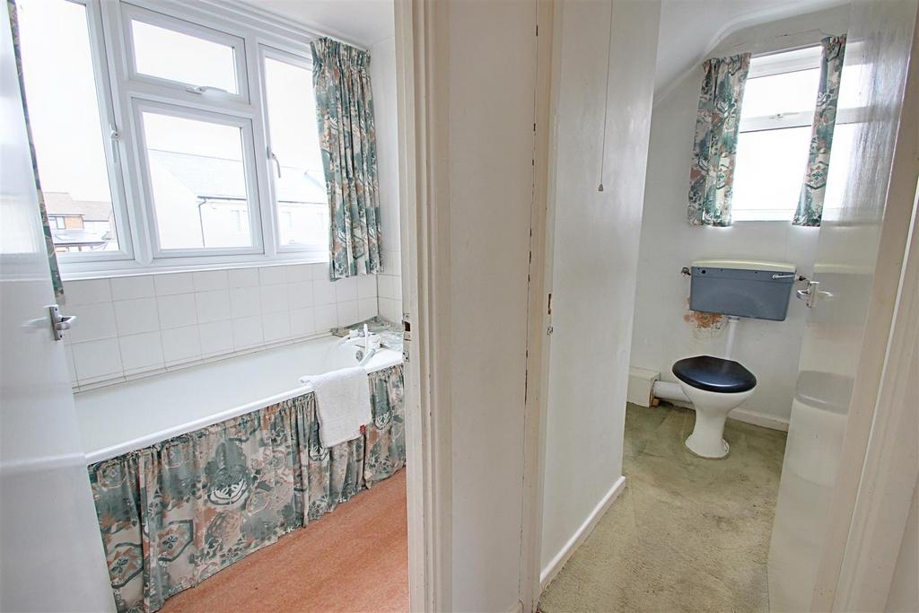 Bathroom WC.jpg