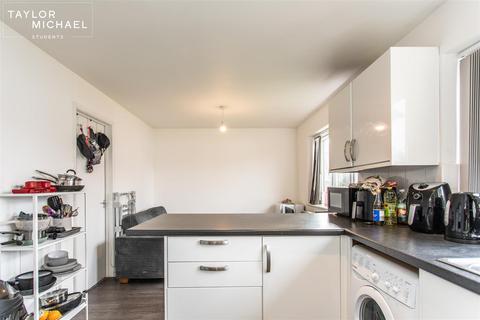6 bedroom detached bungalow to rent, Rushlake Close, Brighton